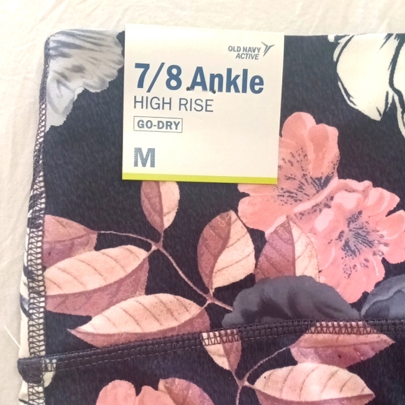 Old Navy~ Floral & Mesh Leggings Dry Fit, Sz- M. NWT 🔥 - Picture 4 of 6